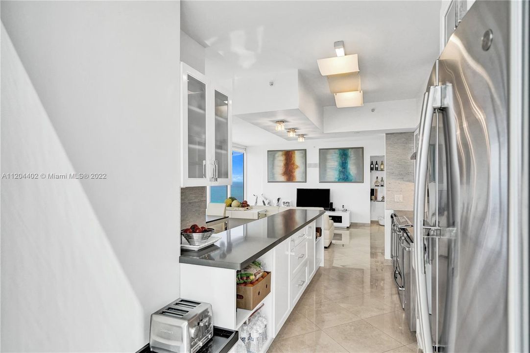 Recently Sold: $1,525,000 (2 beds, 2 baths, 1380 Square Feet)