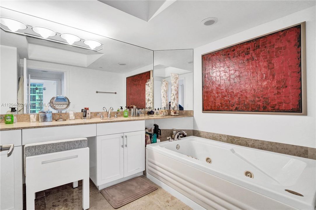 最近售出: $1,525,000 (2 贝兹, 2 浴室, 1380 平方英尺)