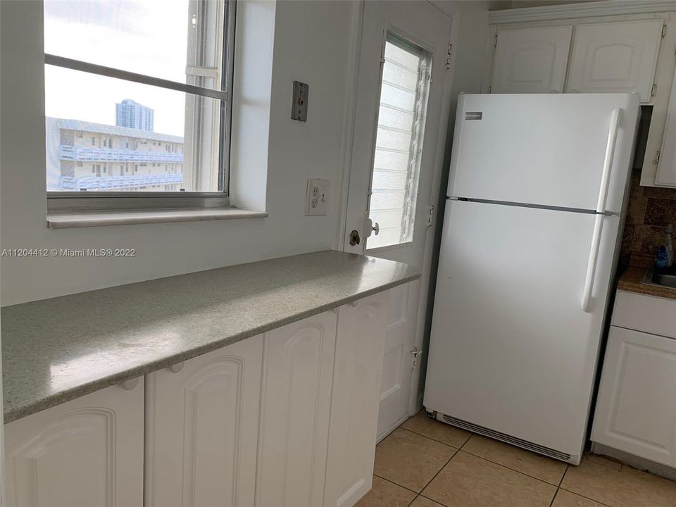 Recently Sold: $275,000 (2 beds, 2 baths, 1027 Square Feet)