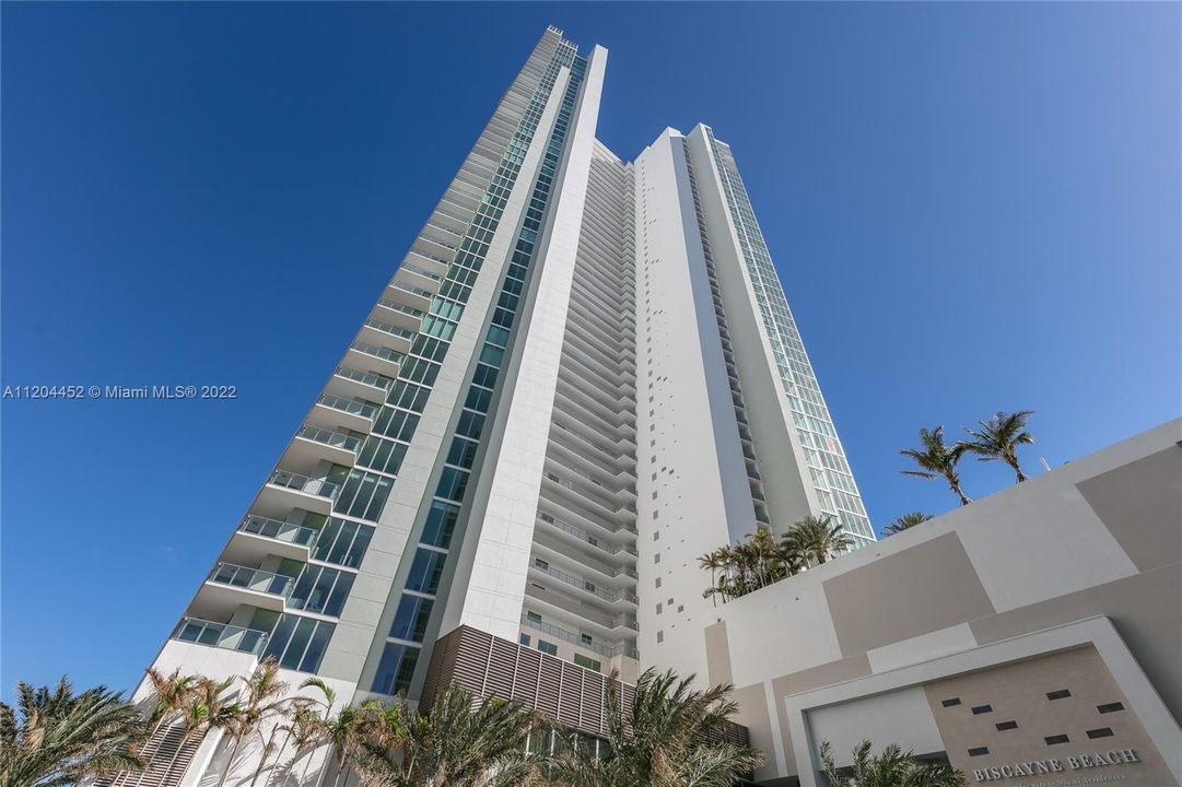Recently Sold: $495,000 (1 beds, 1 baths, 836 Square Feet)
