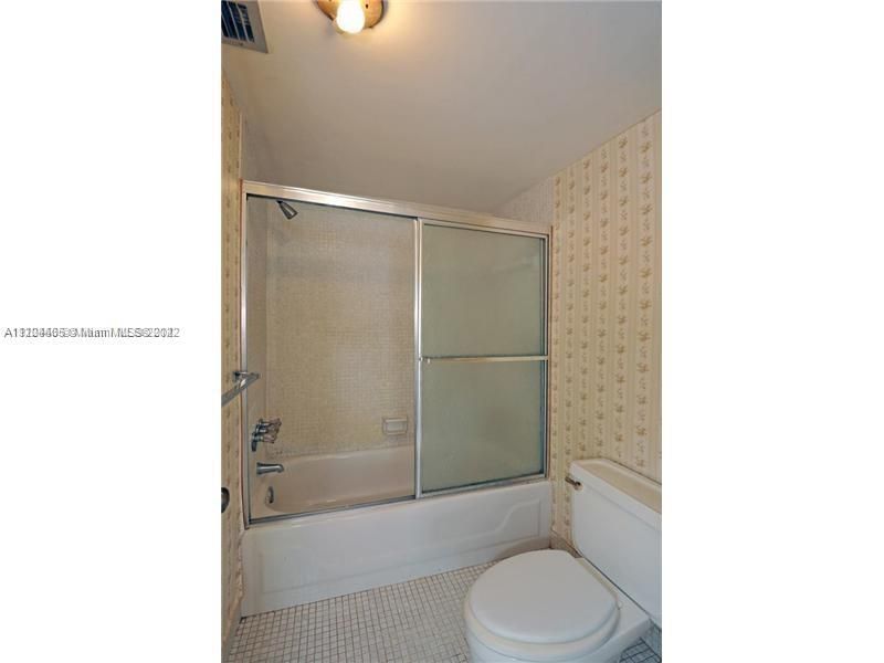 最近售出: $355,000 (2 贝兹, 2 浴室, 1005 平方英尺)