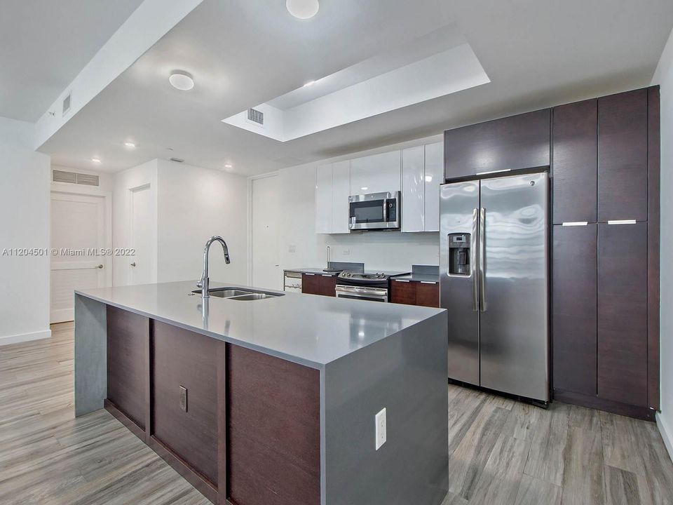Recently Sold: $899,000 (2 beds, 2 baths, 1450 Square Feet)