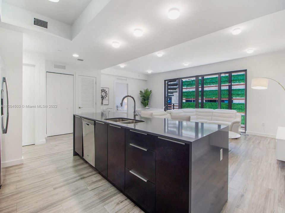 Recently Sold: $1,189,000 (2 beds, 2 baths, 1450 Square Feet)