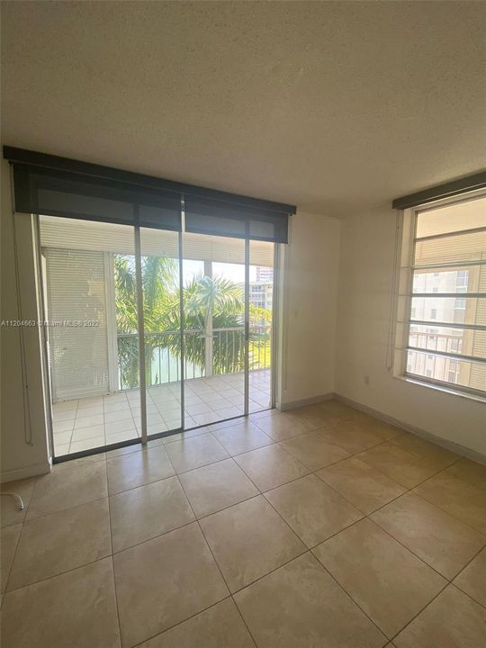 Recently Sold: $262,000 (2 beds, 2 baths, 1083 Square Feet)