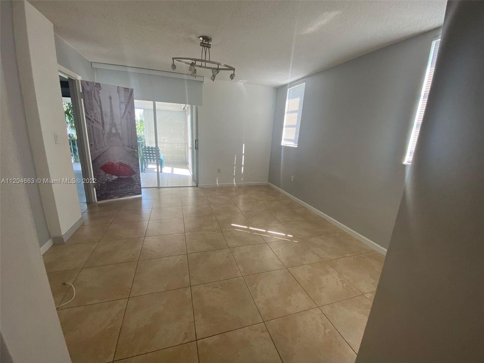 Recently Sold: $262,000 (2 beds, 2 baths, 1083 Square Feet)
