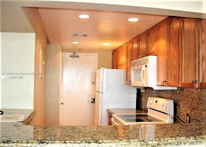 Recently Rented: $2,295 (0 beds, 1 baths, 781 Square Feet)