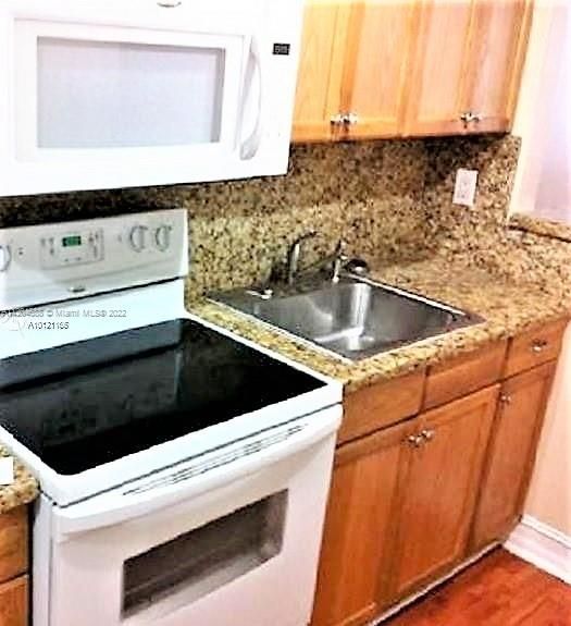Recently Rented: $2,295 (0 beds, 1 baths, 781 Square Feet)