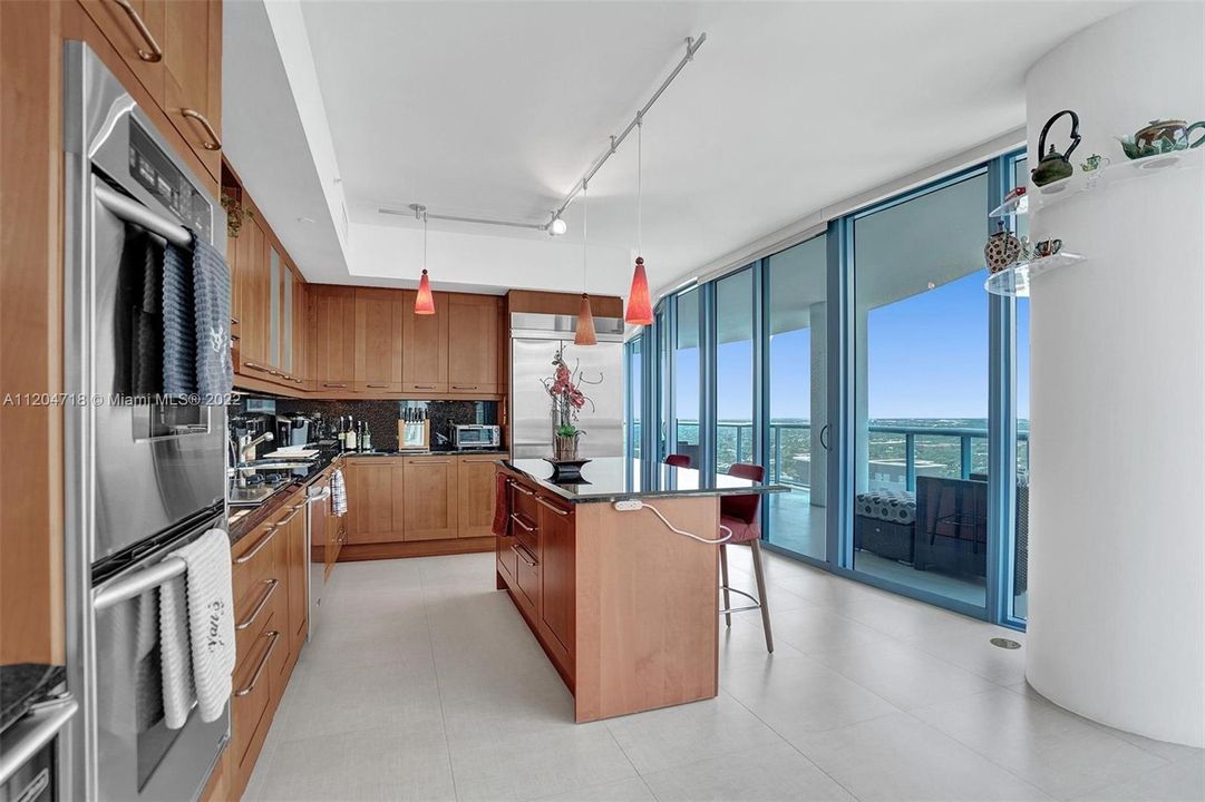 Recently Sold: $1,750,000 (3 beds, 3 baths, 2726 Square Feet)