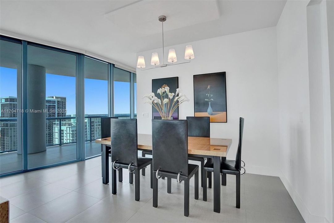 Recently Sold: $1,750,000 (3 beds, 3 baths, 2726 Square Feet)