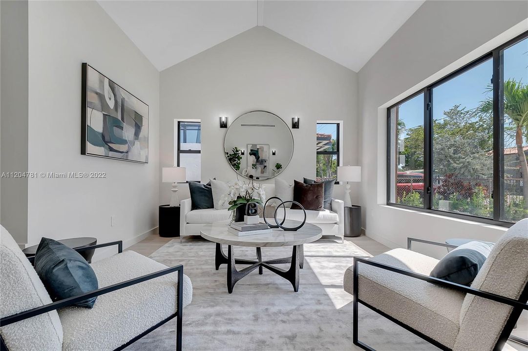 Recently Sold: $1,550,000 (3 beds, 3 baths, 2160 Square Feet)