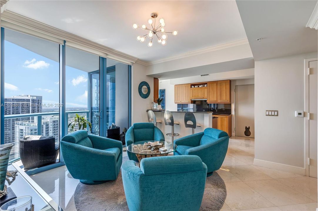 Recently Sold: $1,250,000 (2 beds, 2 baths, 1869 Square Feet)