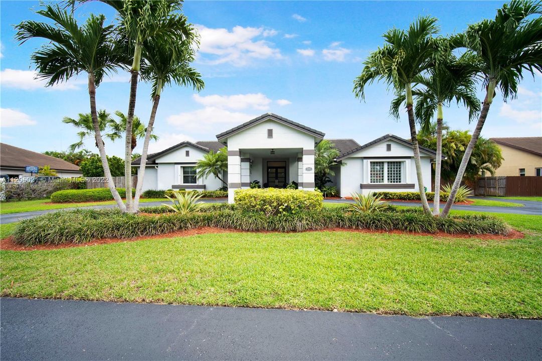 Recently Sold: $1,299,000 (4 beds, 3 baths, 2693 Square Feet)