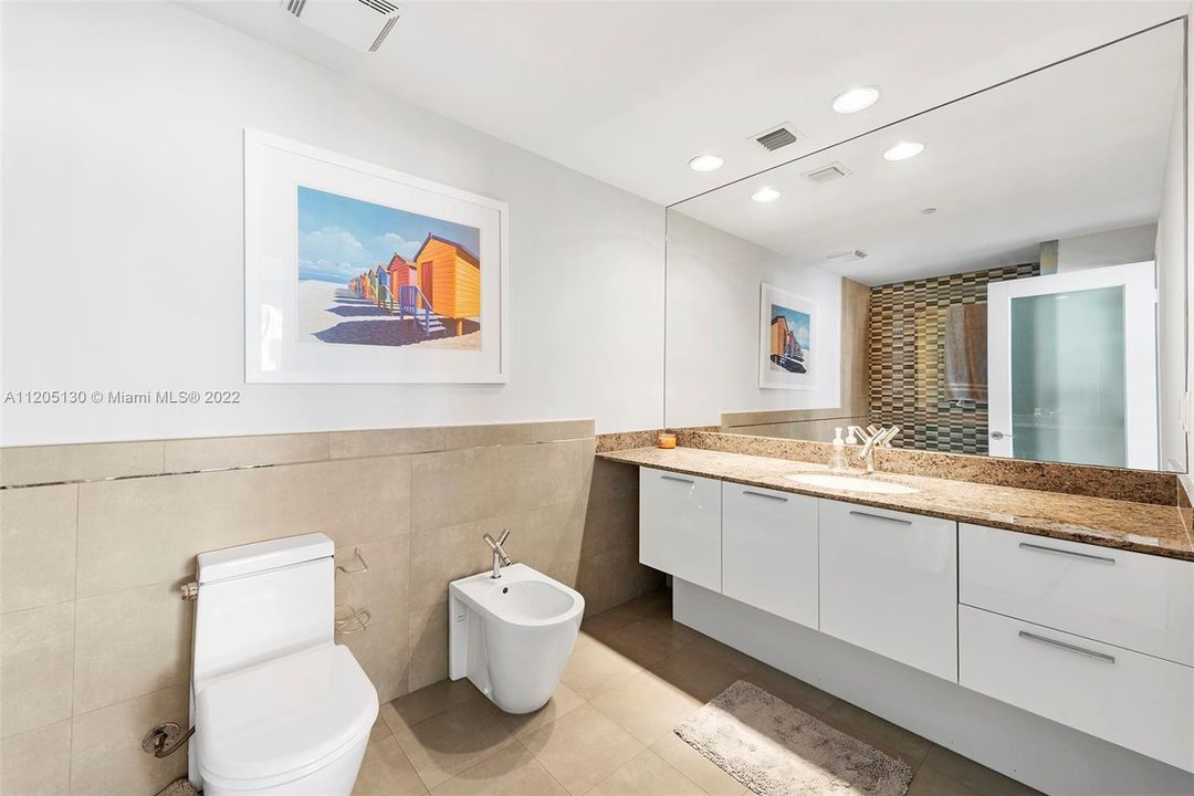 Recently Sold: $1,900,000 (1 beds, 1 baths, 1310 Square Feet)