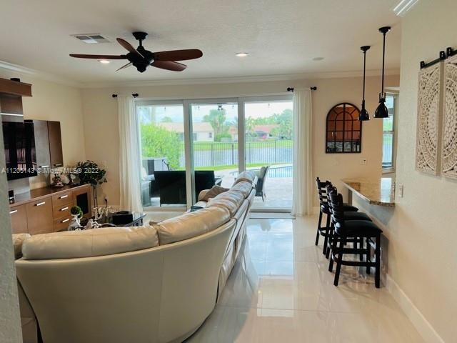 Recently Sold: $955,000 (4 beds, 2 baths, 2730 Square Feet)