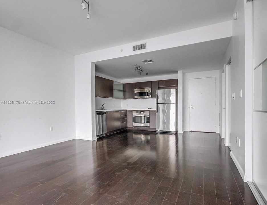 Recently Rented: $2,750 (1 beds, 1 baths, 722 Square Feet)