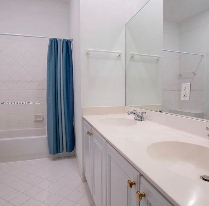 Недавно арендовано: $4,000 (4 спален, 2 ванн, 2381 Квадратных фут)