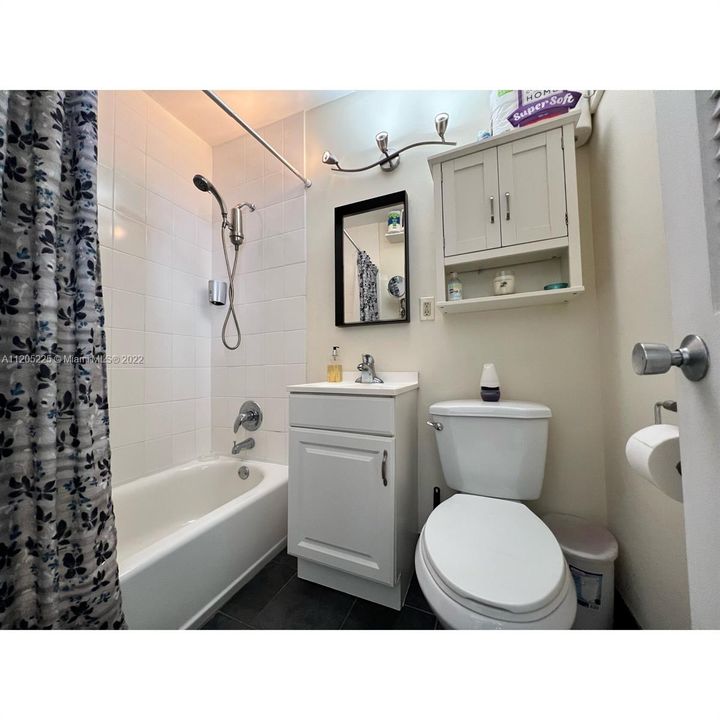 最近售出: $125,000 (0 贝兹, 1 浴室, 230 平方英尺)