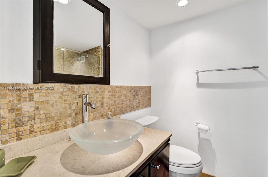 Recently Sold: $895,000 (2 beds, 2 baths, 1030 Square Feet)