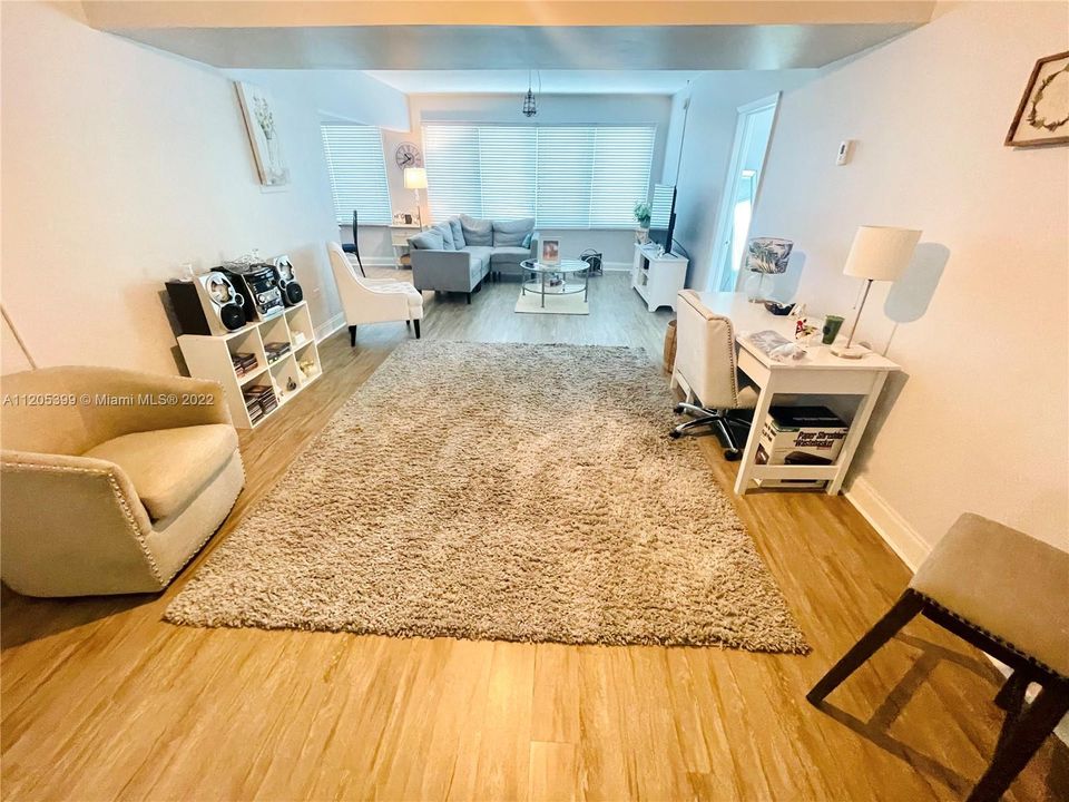 Recently Sold: $245,000 (1 beds, 1 baths, 820 Square Feet)