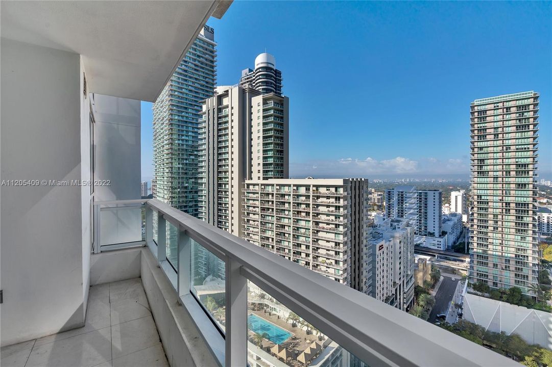 Recently Sold: $559,000 (1 beds, 1 baths, 748 Square Feet)