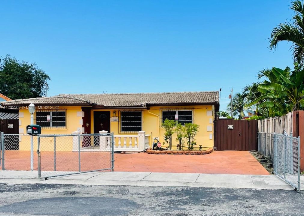 Recently Sold: $515,000 (3 beds, 3 baths, 1397 Square Feet)