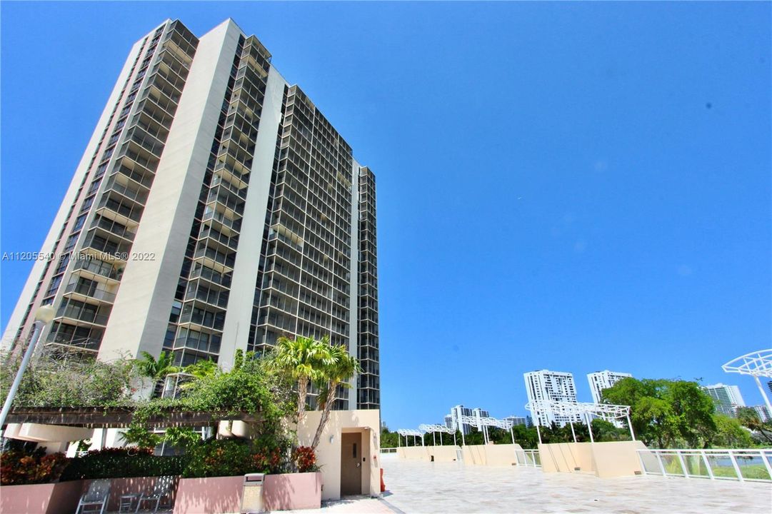 Recently Sold: $264,900 (1 beds, 1 baths, 913 Square Feet)