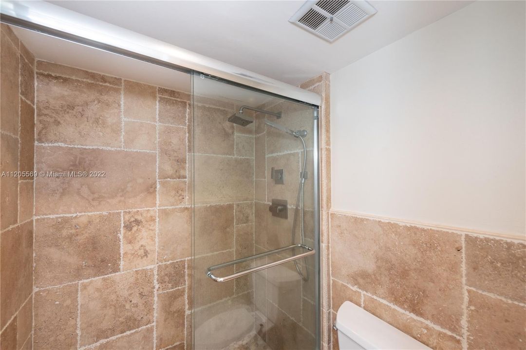 最近租的: $5,000 (2 贝兹, 2 浴室, 1311 平方英尺)