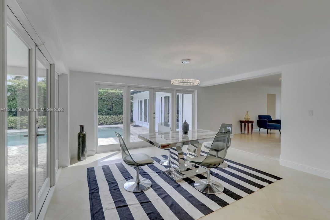 Recently Sold: $1,195,000 (3 beds, 2 baths, 2225 Square Feet)