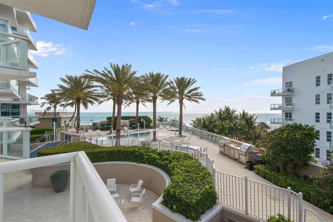 Recently Sold: $1,850,000 (3 beds, 3 baths, 1824 Square Feet)