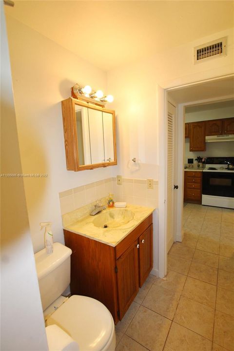 Unit B - Bathroom