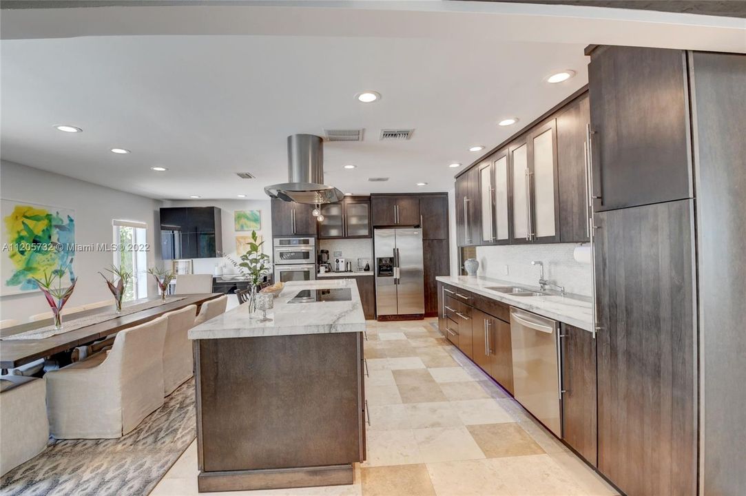 Recently Sold: $1,500,000 (3 beds, 2 baths, 1557 Square Feet)