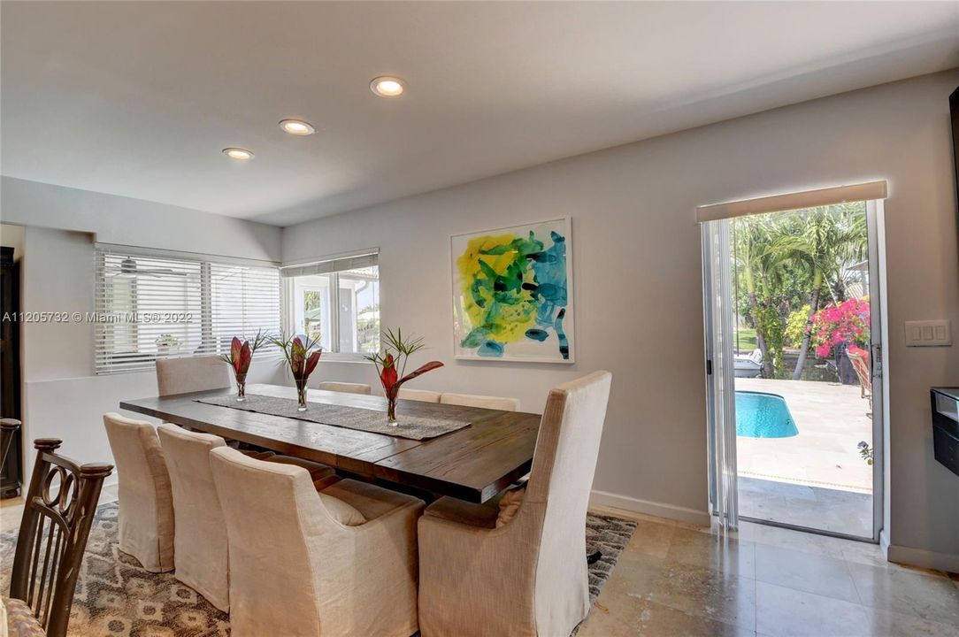 Recently Sold: $1,500,000 (3 beds, 2 baths, 1557 Square Feet)