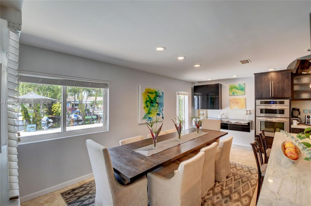 Recently Sold: $1,500,000 (3 beds, 2 baths, 1557 Square Feet)