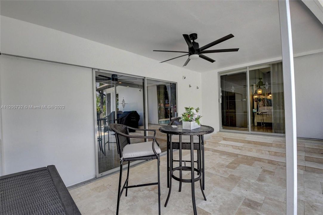 Recently Sold: $1,500,000 (3 beds, 2 baths, 1557 Square Feet)