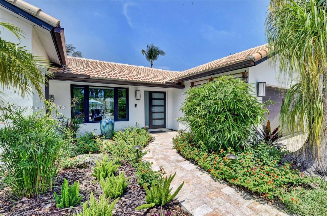 Recently Sold: $1,500,000 (3 beds, 2 baths, 1557 Square Feet)