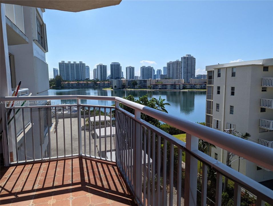 Recently Sold: $235,000 (1 beds, 1 baths, 1005 Square Feet)