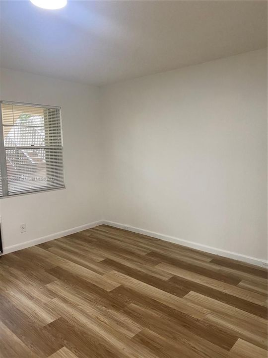 Recently Rented: $1,400 (1 beds, 1 baths, 811 Square Feet)