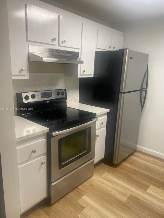 Recently Rented: $1,400 (1 beds, 1 baths, 811 Square Feet)