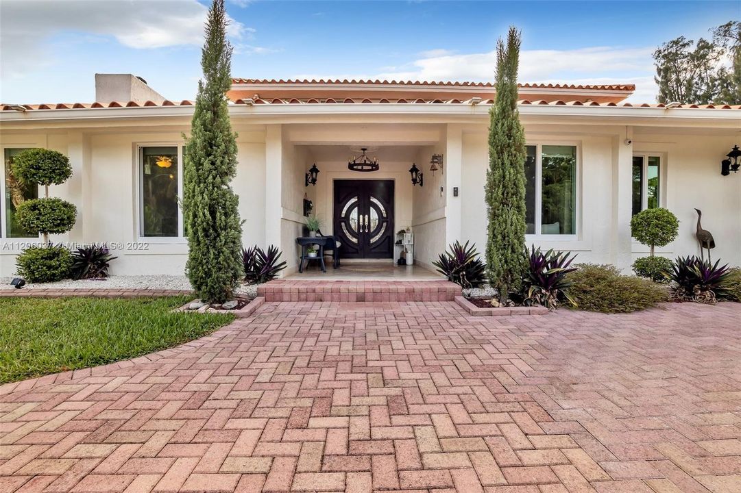 最近售出: $1,695,000 (5 贝兹, 4 浴室, 0 平方英尺)