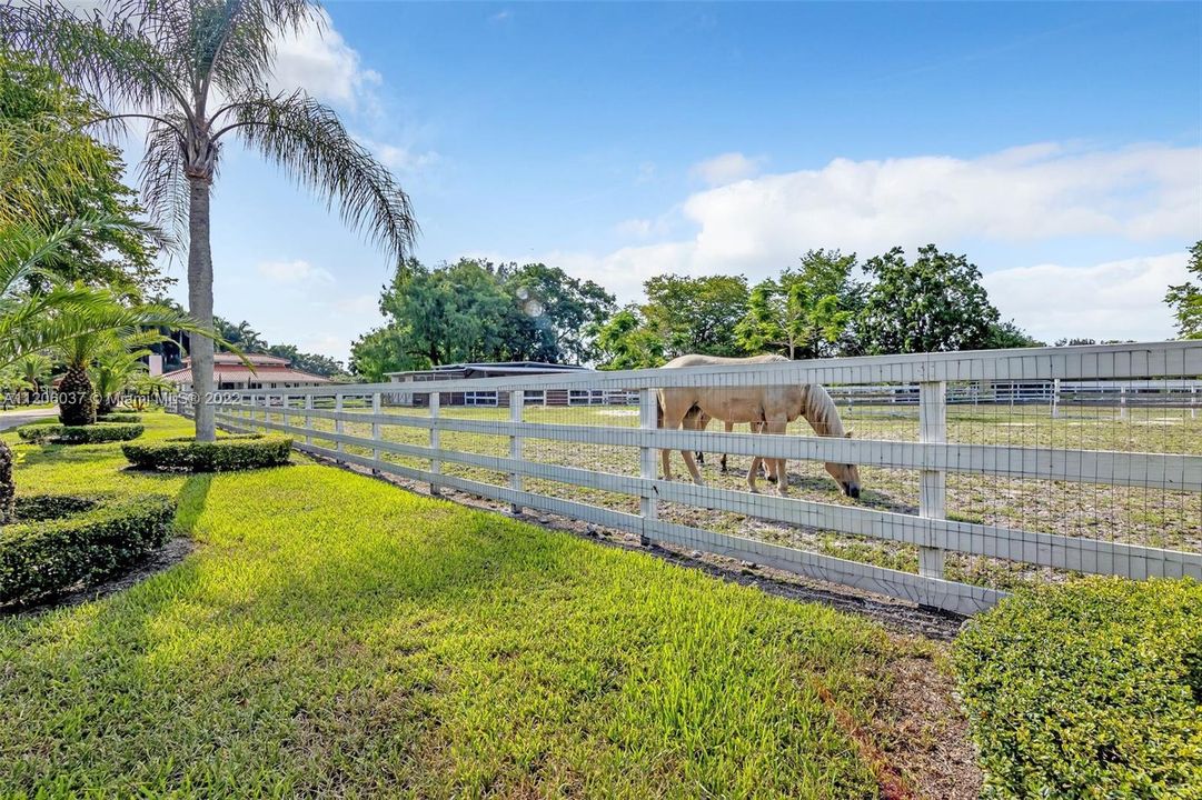 最近售出: $1,695,000 (5 贝兹, 4 浴室, 0 平方英尺)