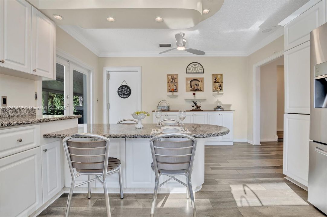 最近售出: $1,695,000 (5 贝兹, 4 浴室, 0 平方英尺)