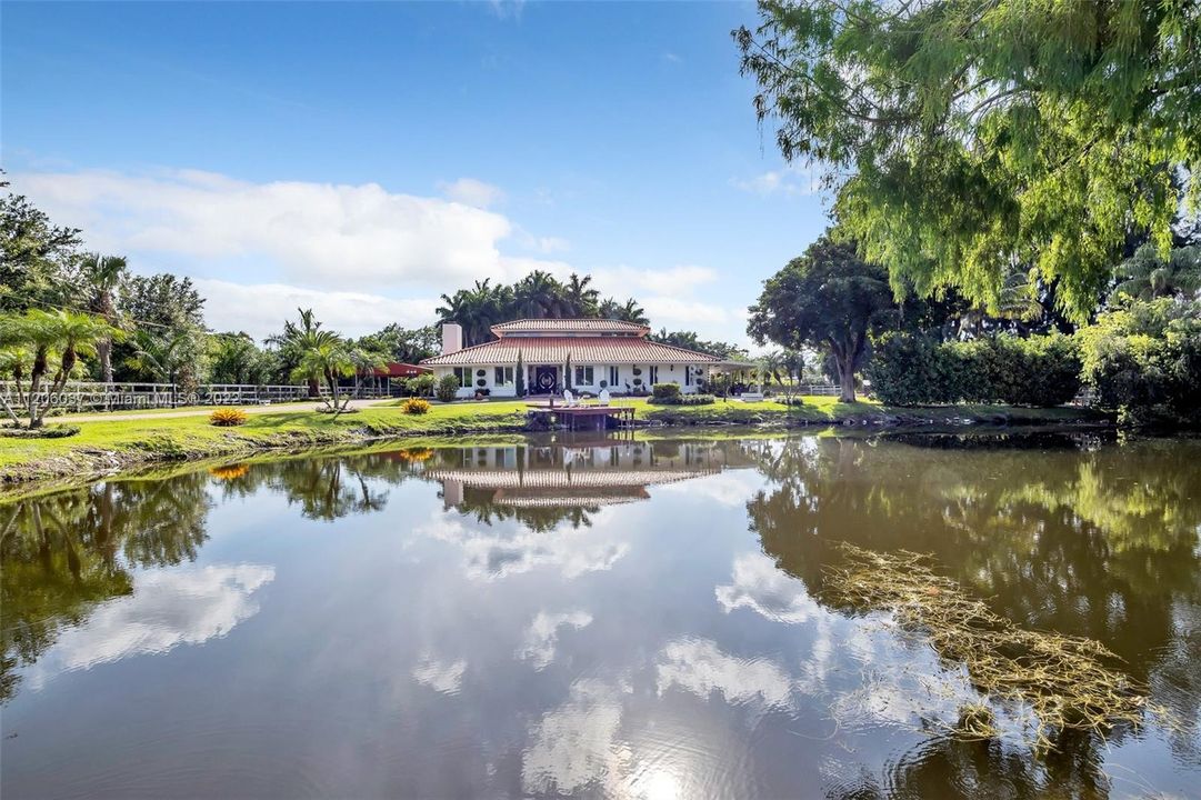 最近售出: $1,695,000 (5 贝兹, 4 浴室, 0 平方英尺)