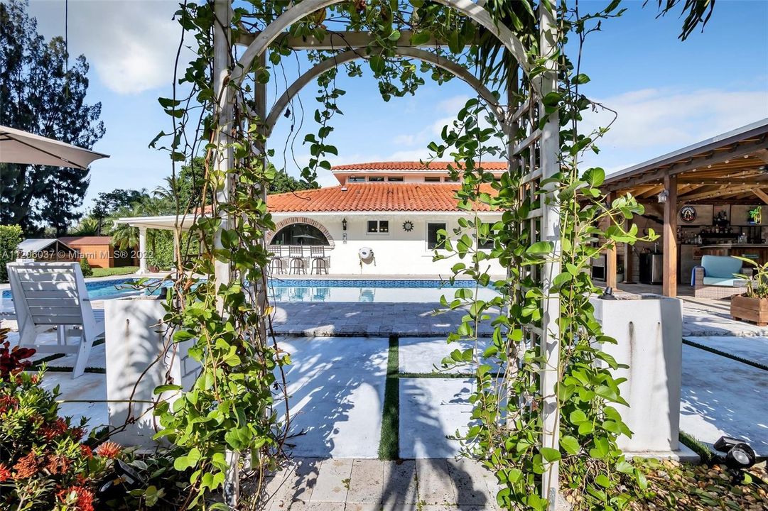 最近售出: $1,695,000 (5 贝兹, 4 浴室, 0 平方英尺)