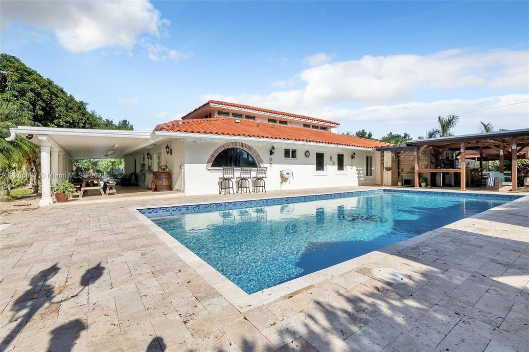 最近售出: $1,695,000 (5 贝兹, 4 浴室, 0 平方英尺)