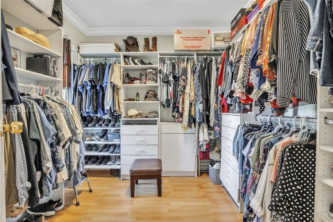 最近售出: $1,695,000 (5 贝兹, 4 浴室, 0 平方英尺)