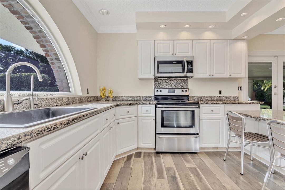 最近售出: $1,695,000 (5 贝兹, 4 浴室, 0 平方英尺)