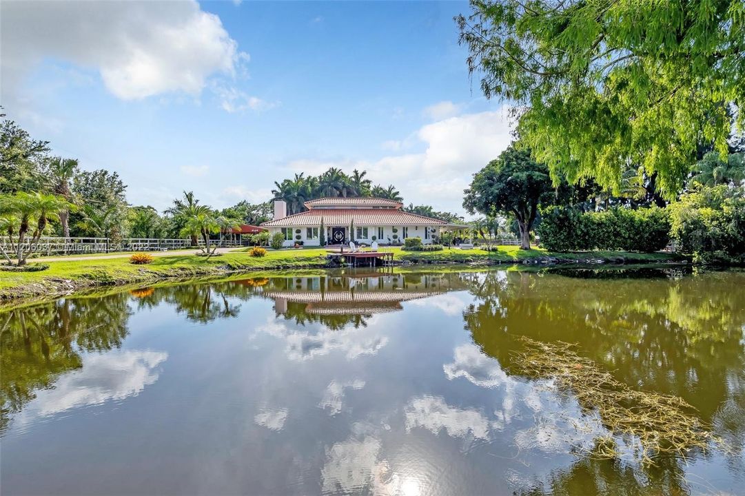 最近售出: $1,695,000 (5 贝兹, 4 浴室, 0 平方英尺)