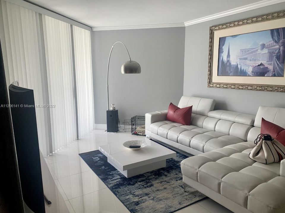 Recently Sold: $415,000 (2 beds, 2 baths, 1068 Square Feet)