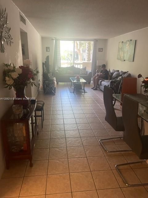 Recently Sold: $236,000 (2 beds, 2 baths, 1023 Square Feet)