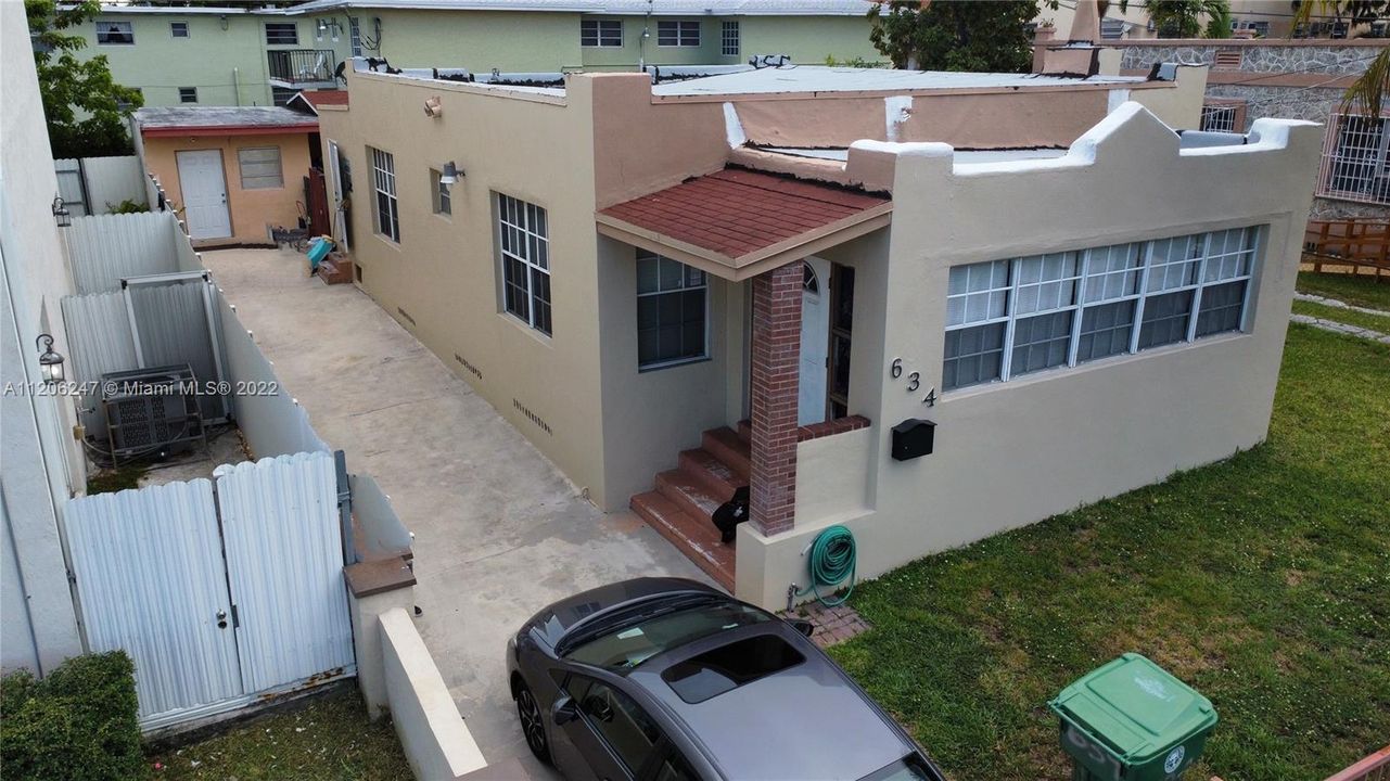 Recently Sold: $600,000 (3 beds, 2 baths, 1540 Square Feet)
